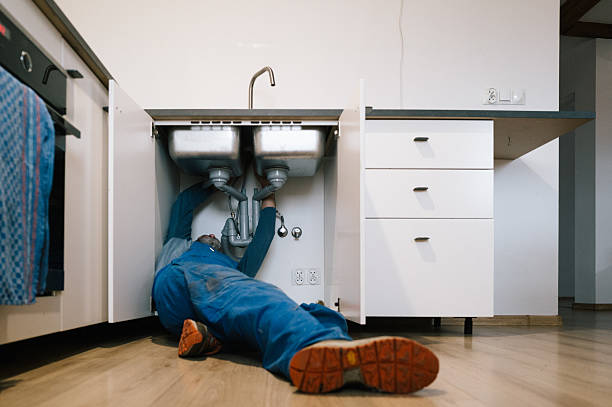 Professional Pipe Repair technician working in Devine, TX
